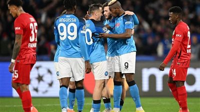 نابولي يفترس آينتراخت فرانكفورت ويتأهل إلى ربع نهائي دوري أبطال أوروبا