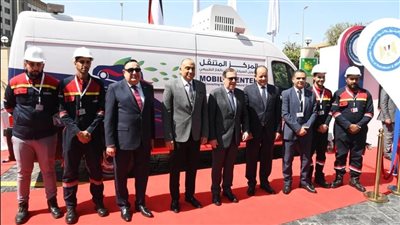 وزير البترول يفتتح أول مركز متنقل لتحويل وصيانة السيارات العاملة بالغاز الطبيعى