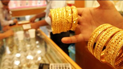 أسعار الذهب فى مصر اليوم تفتتح تعاملات على خسائر وخبراء: فرصة استثنائية للشراء 