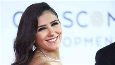 شاهد.. مي عمر بالاسود في أحدث ظهور لها