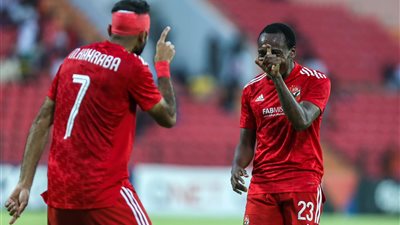 عاجل.. رد فعل لاعبي الأهلي على تعادل الهلال وصن داونز اليوم بدوري الأبطال