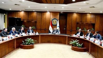 وزير البترول: الشركات البترولية فى مقدمة القطاعات الجاذبة للطرح بالبورصة المصرية 