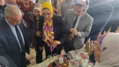 وكيل وزارة الشباب تفتتح معرض تسويق منتجات الشباب بستاد المنصورة 