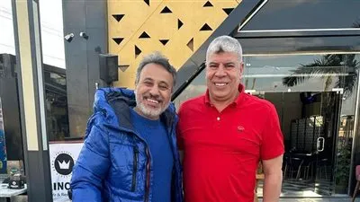 نجوم الفن والغناء في 