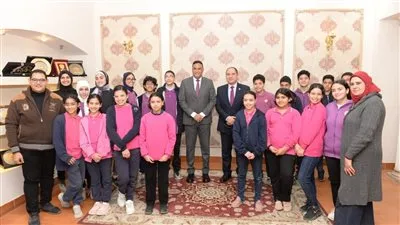 في مبادرة اعرف بلدك.. محافظ الدقهلية يستقبل تلاميذ وطلاب مدرسة المنصورة الرسمية المتميزة للغات 2