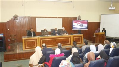 الشائعات وخطورتها على الأفراد والمجتمع.. عنوان ندوة بجامعة المنصورة (صور)