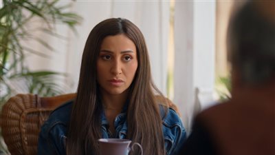 دينا الشربيني تجمع 7 أولاد بمنزل واحد في 