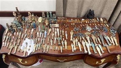 السياحة والآثار: ضبط 128 قطعة أثرية قبل تهريبها خارج البلاد 