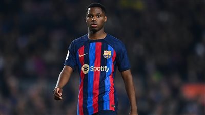 خلال ساعات.. برشلونة يحسم مستقبل أنسو فاتي من الرحيل عن الكامب نو