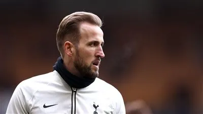 كين يبلغ توتنهام برغبته في الانتقال إلى مانشستر يونايتد 