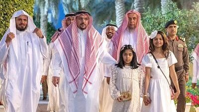 أمير القصيم يحضر مأدبة إفطار برفقة الأطفال اليتامى