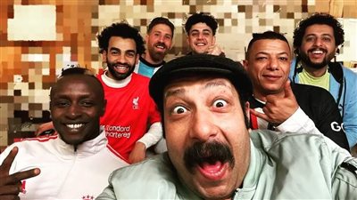 بقيادة ميسي وصلاح ومبابي.. نجم الكوميديا مع منتخب المنطقة 