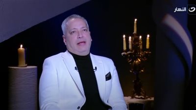 تامر أمين يتساءل: 