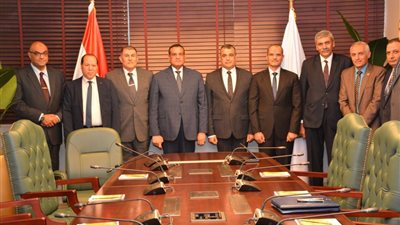 وزيرا التنمية المحلية والإنتاج الحربي يشهدان توقيع اتفاق لتجهيز 329 مجمعًا خدميًا بقرى 