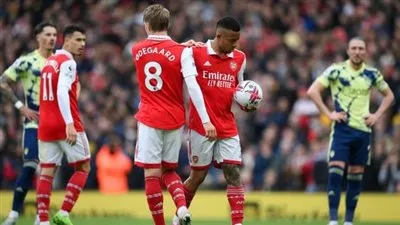 آرسنال يضرب ليدز يونايتد برباعية ويواصل تصدره للدوري الإنجليزي