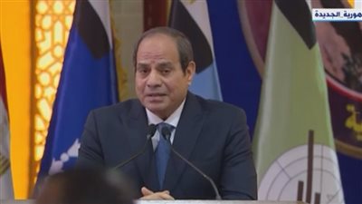 شاهد.. لفتة إنسانية من الرئيس السيسي والوقوف دقيقة حداد على أرواح شهداء سيناء 