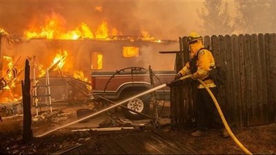 انتداب المعمل الجنائي لفحص أسباب حريق شب في مزرعة بالعبور