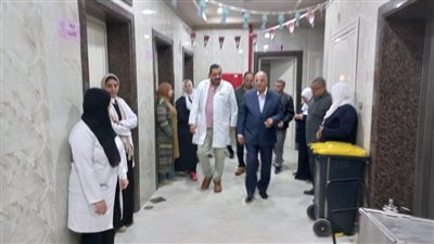 رئيس مدينة ميت غمر بالدقهلية يتفقد العمل فى مستشفى الكلى (صور)