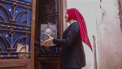 طلاب جامعة المنصورة يوزعون 3500 كرتونة مواد غذائية بمختلف المناطق بمحافظة الدقهلية