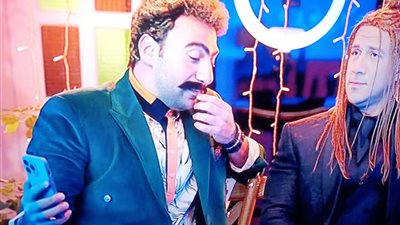  جوني وشروق يحتفلا بزواجهما الزائف.. الحلقة الثانية عشر من الكبير أوي 7 