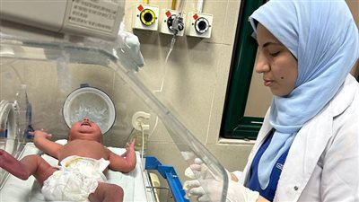 شريف مكين يشيد بإنجازات الأمومة والطفولة خلال مارس في الدقهلية