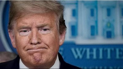 شاهد.. تفاصيل وصول الرئيس الأمريكي السابق لمقر محاكمته.. وأنصاره: 