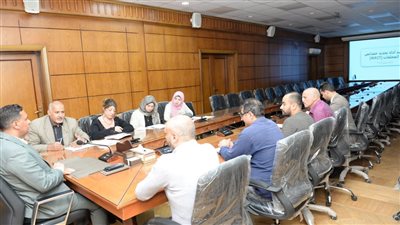 محافظ الدقهلية يجتمع لمتابعة استكمال تنفيذ أعمال المرافق بقرى حياة كريمة