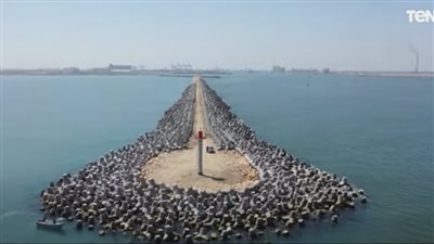 شاهد.. أحدث تصوير جوي لحاجز الأمواج الشرقي بميناء دمياط