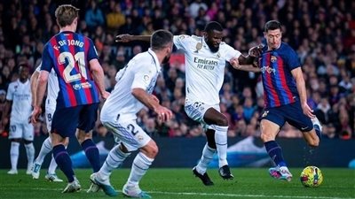 مواعيد مباريات اليوم الأربعاء والقنوات الناقلة.. مواجهات نارية أبرزها الريال وبرشلونة والأهلي