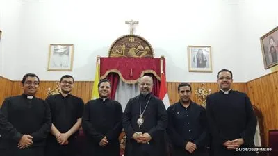 بطريرك الأقباط الكاثوليك يستقبل شمامسة الإيبارشية البطريركية للتهنئة بعيد القيامة