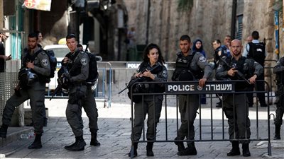 إسرائيل ترفع حالة التأهب.. وتدعو مواطنيها لحمل السلاح