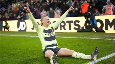 لا يكل ولا يمل.. مقصية رائعة لـ هالاند تحطم رقمين جديدين في تاريخ الدوري الإنجليزي 