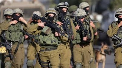 قوات الاحتلال تعتقل سبعة فلسطينيين بالضفة الغربية وغزة