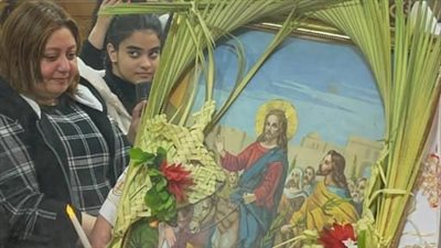 بالصور... أقباط بورسعيد يحتفلون بـ 