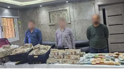 بـ14 مليون جنيه.. سقوط 3 تجار عملة في قبضة 