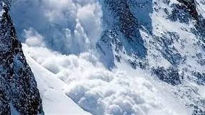 قتلى ومصابون بانهيار جليدي في فرنسا والبحث عن المزيد من الضحايا