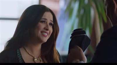 مهرة ترفد العترة من المصنع وتعين صديقتها سحر بدلًا منه