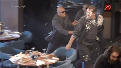 كيف سخر رامز جلال من محمود حافظ؟ 