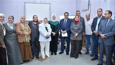 كليات جامعة القاهرة تنظم معرض ملابس مجاني للطلاب 