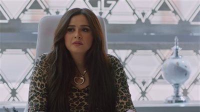 ياسمين عبدالعزيز تشاهد زوجة ماجد المصري تخونه مع شخص آخر 