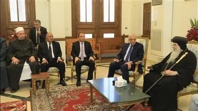 محافظ الجيزة يزور مطرانية شمال الجيزة لتقديم التهنئة بعيد القيامة المجيد