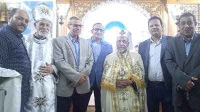 الأنبا كيرلس يترأس قداس عيد القيامة بإيبارشية قسقام