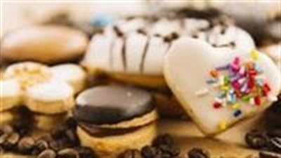 عيد الفطر 2023 طريقة تحضير البيتي فور الناعم والمشكل بالمنازل 