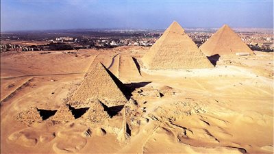 تعرف على مواعيد العمل الجديد في المتحف المصري وأهرامات الجيزة 