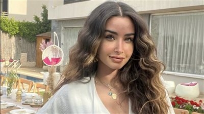 هنا الزاهد تهنىء شقيقتها فرح بسبب فيلم 