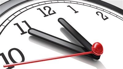 تقديم وقت العمل ساعة.. كل ما تريد معرفته عن التوقيت الصيفي