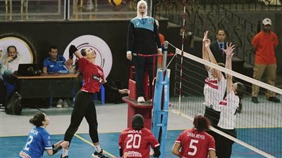 سيدات الأهلي تهزمن الزمالك ومباراة فاصلة لحسم لقب دورى الطائرة 