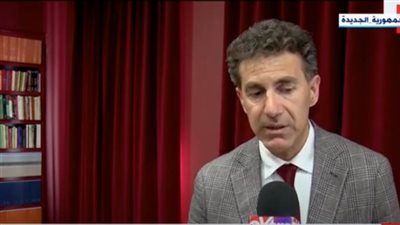 الكاتب الفرنسي دلفال: مصر انتصرت في حربها على الإرهاب باتحاد شعبها