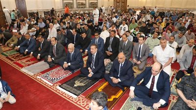 محافظ المنوفية يصلي عيد الفطر بمسجد الرؤوف الرحيم