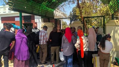 مواطنون يتوافدون على حدائق القناطر للاحتفال في ثاني أيام العيد